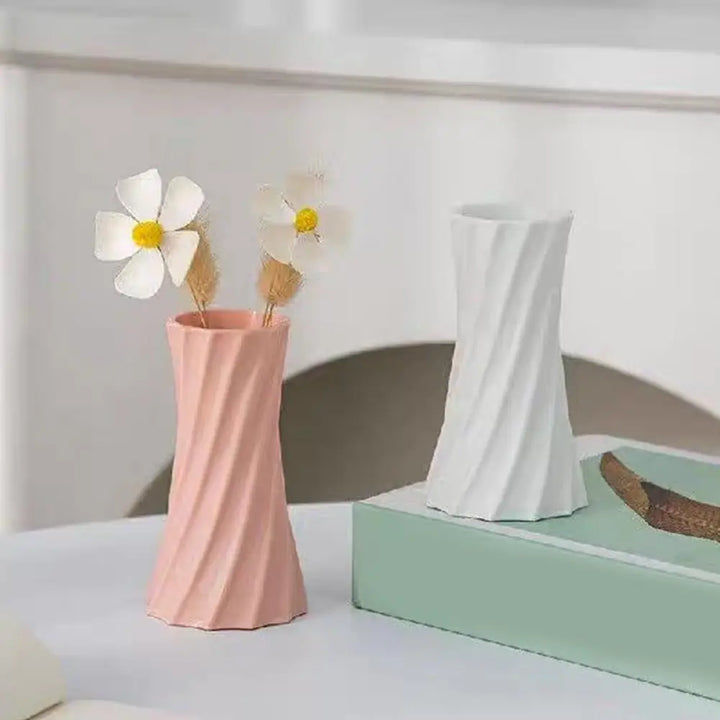 Luméa Petite Swirl Vase